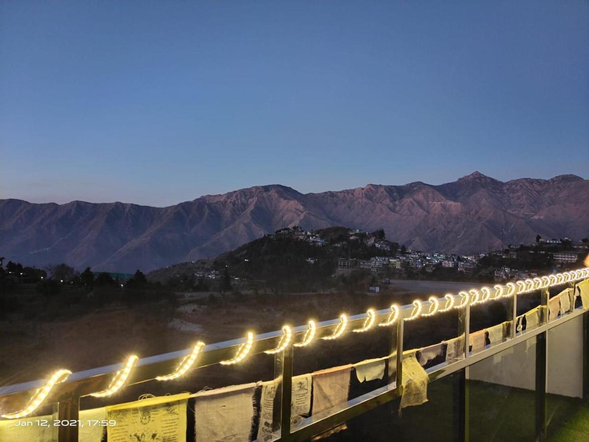 Icebergs Mussoorie - A Boutique Stay And 24 Hrs Roof Top Cafe Ngoại thất bức ảnh