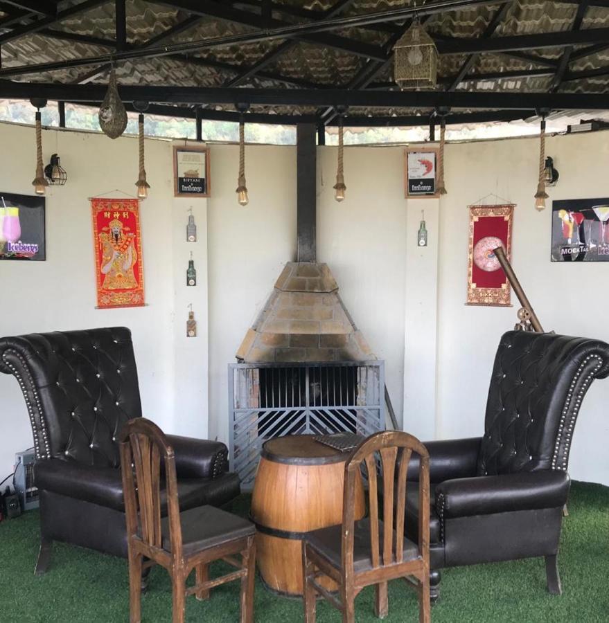 Icebergs Mussoorie - A Boutique Stay And 24 Hrs Roof Top Cafe Ngoại thất bức ảnh