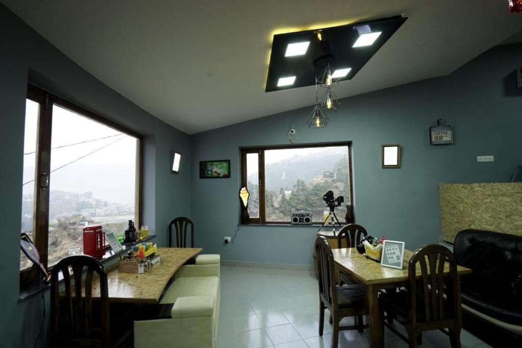 Icebergs Mussoorie - A Boutique Stay And 24 Hrs Roof Top Cafe Ngoại thất bức ảnh