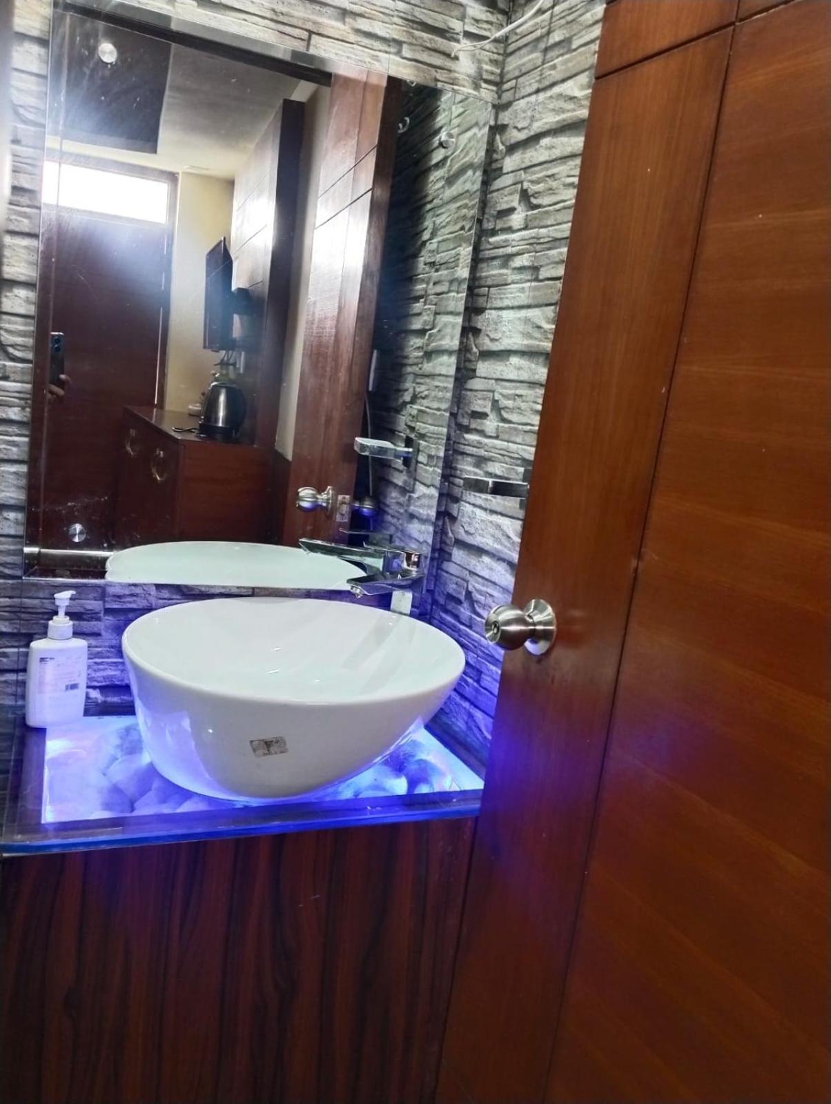 Icebergs Mussoorie - A Boutique Stay And 24 Hrs Roof Top Cafe Ngoại thất bức ảnh