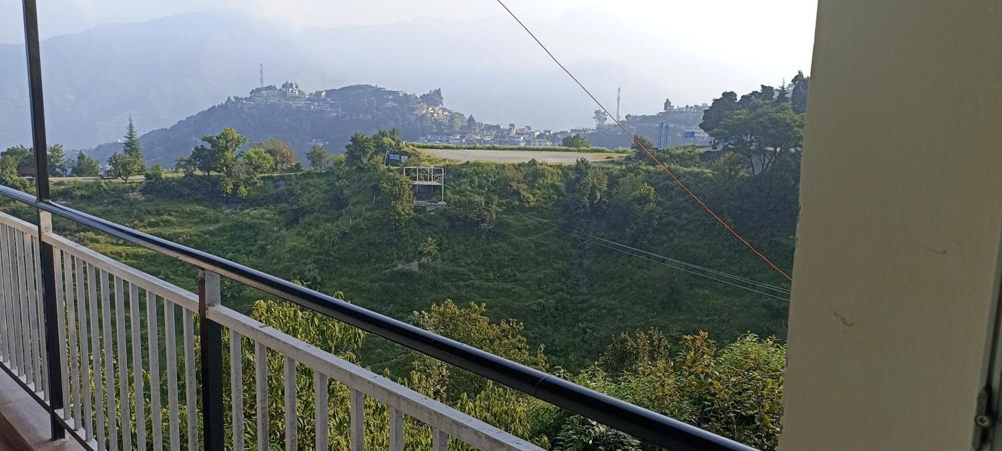 Icebergs Mussoorie - A Boutique Stay And 24 Hrs Roof Top Cafe Ngoại thất bức ảnh