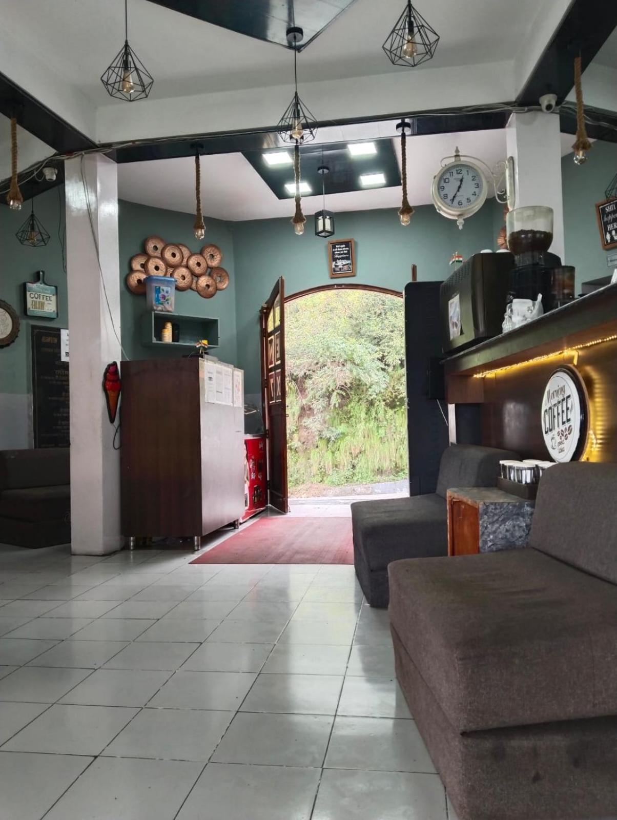 Icebergs Mussoorie - A Boutique Stay And 24 Hrs Roof Top Cafe Ngoại thất bức ảnh