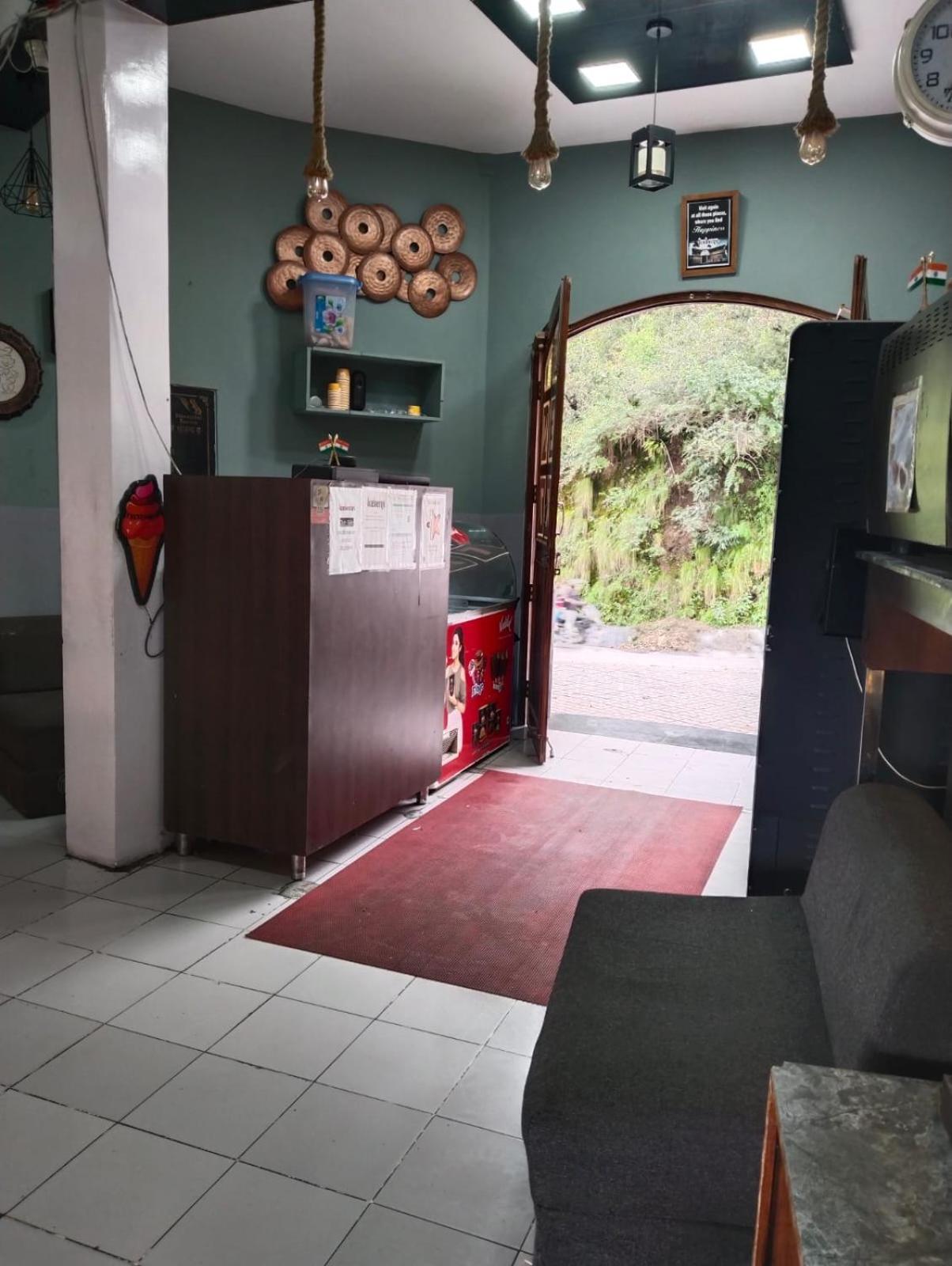 Icebergs Mussoorie - A Boutique Stay And 24 Hrs Roof Top Cafe Ngoại thất bức ảnh