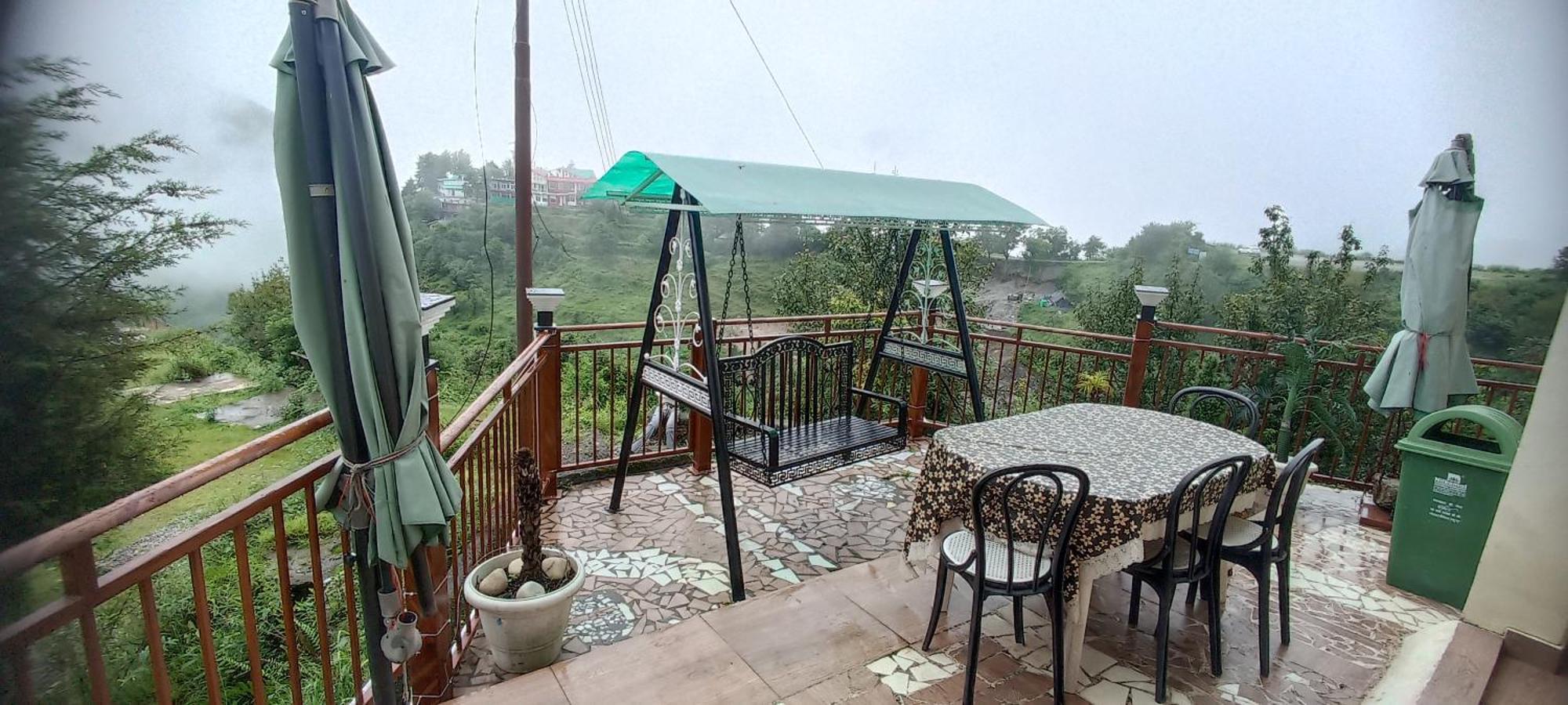 Icebergs Mussoorie - A Boutique Stay And 24 Hrs Roof Top Cafe Ngoại thất bức ảnh