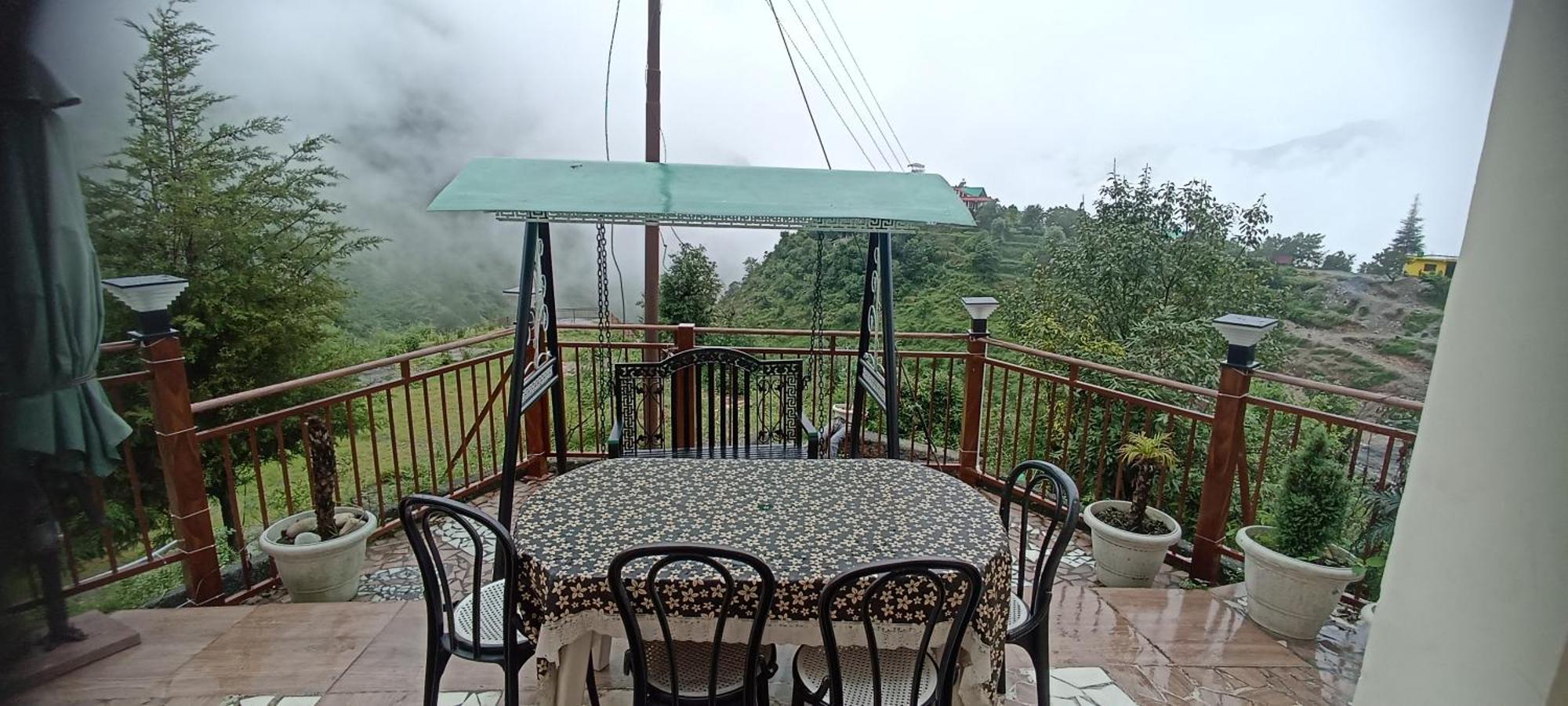 Icebergs Mussoorie - A Boutique Stay And 24 Hrs Roof Top Cafe Ngoại thất bức ảnh