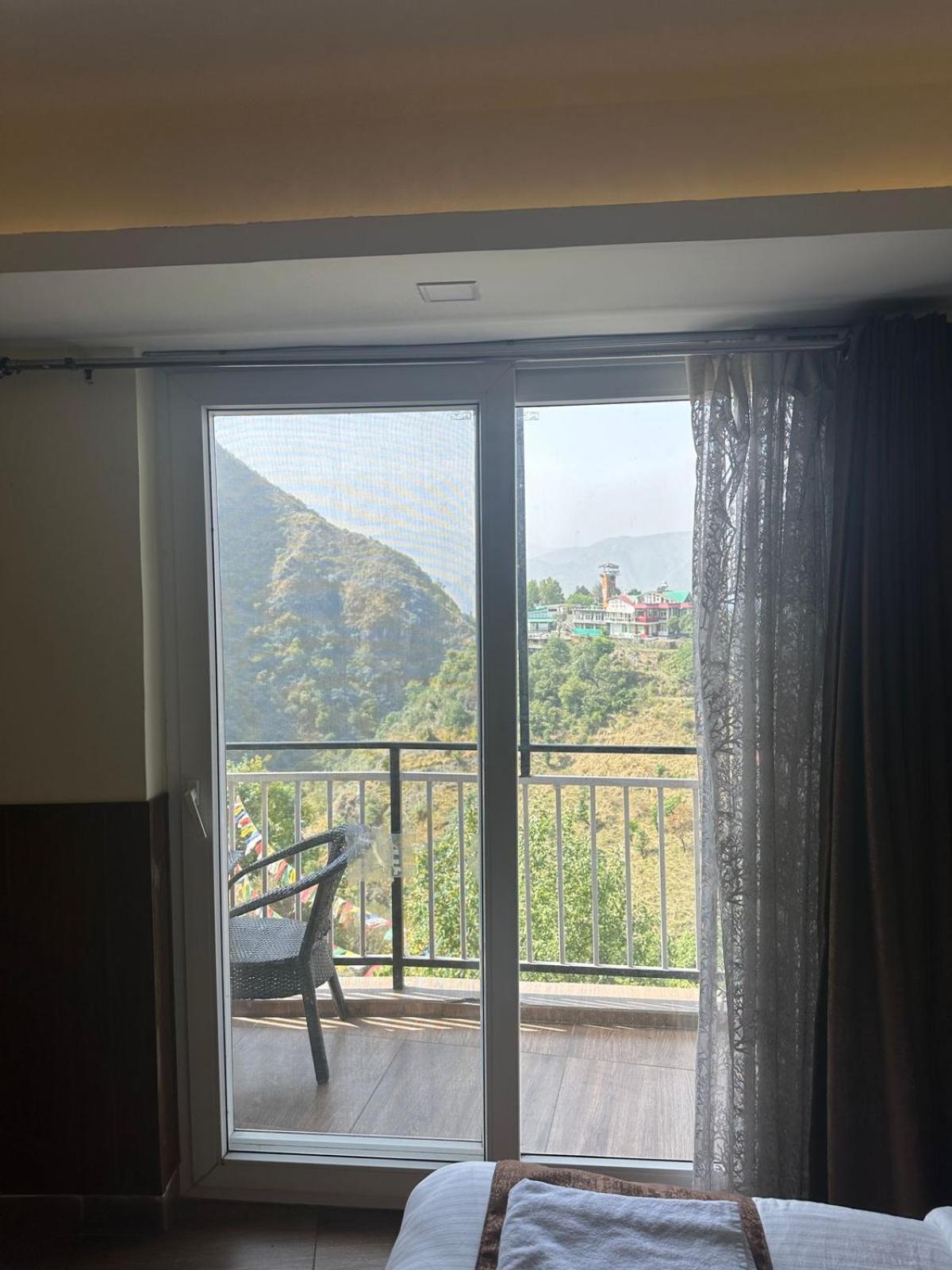 Icebergs Mussoorie - A Boutique Stay And 24 Hrs Roof Top Cafe Ngoại thất bức ảnh
